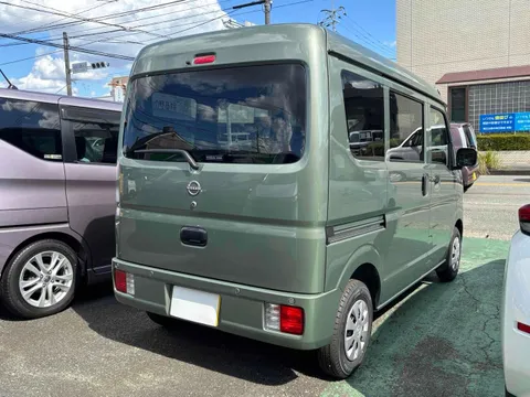 Nissan Clipper Van