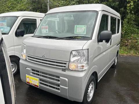Mitsubishi Minicab Van