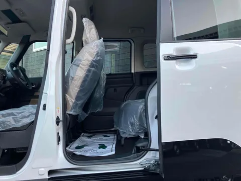Mitsubishi Delica Mini