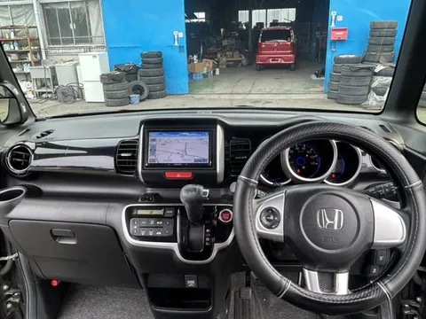 Honda N-BOX Custom