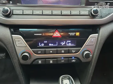 Hyundai Elantra (Avante)