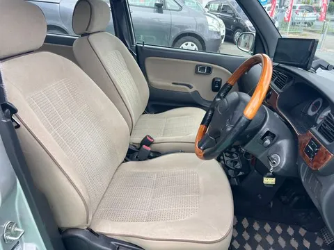 Daihatsu Mira Gino