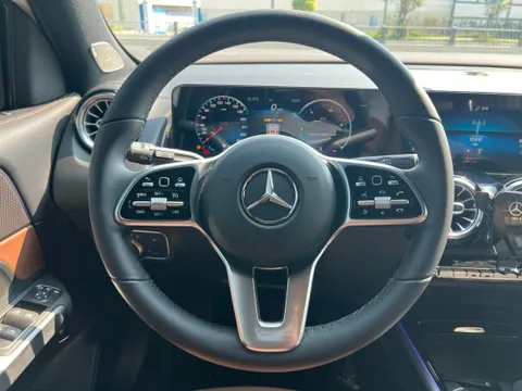 Mercedes-Benz Mercedes-Benz GLB