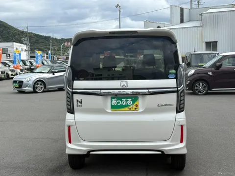 Honda N-BOX Custom