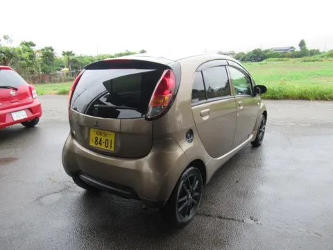Mitsubishi I