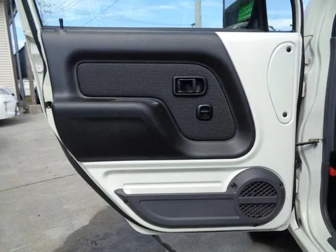 Daihatsu Naked