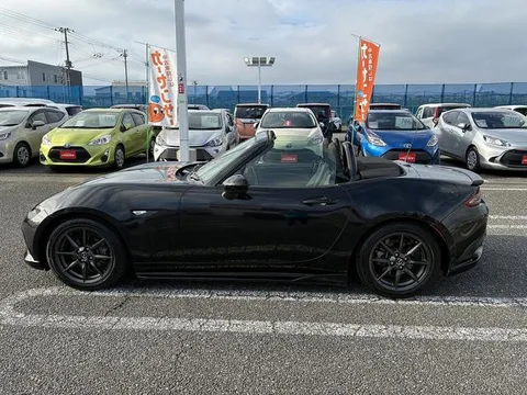Mazda MX-5 (Roadster)