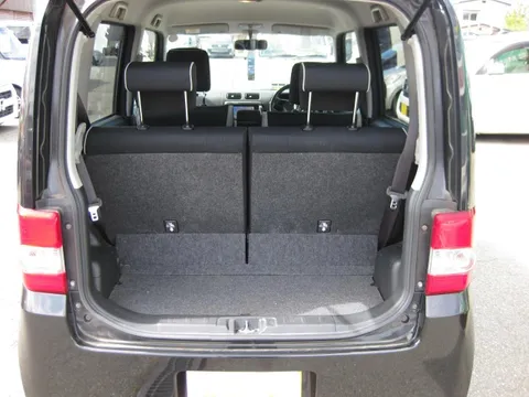 Toyota Pixis Space