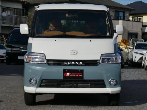 Toyota TownAce Van