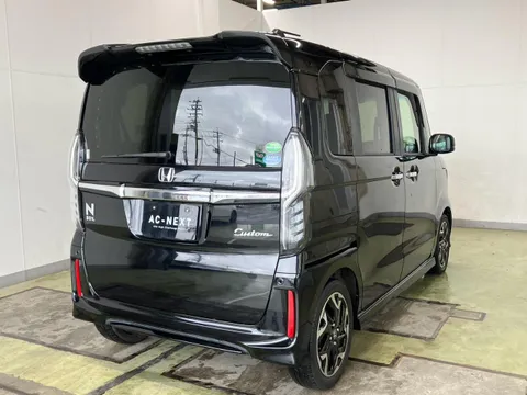 Honda N-BOX Custom