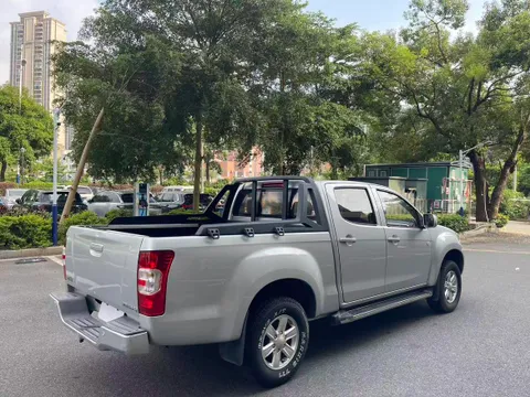 Isuzu RE-MAX