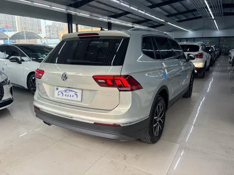 Volkswagen Tiguan L