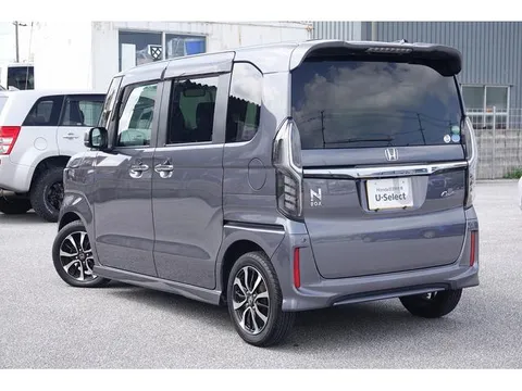 Honda N-BOX Custom