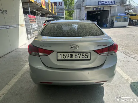 Hyundai Elantra (Avante)