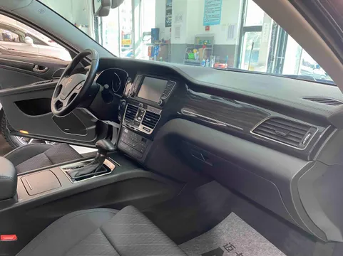 Hongqi H7