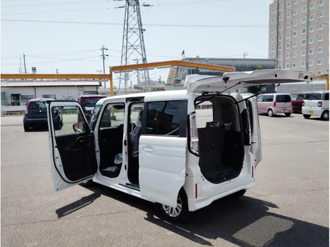 Suzuki Spacia Custom