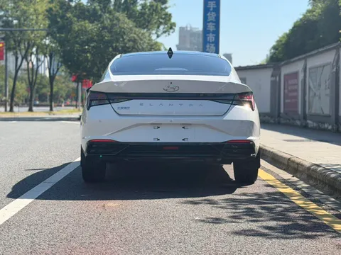Hyundai Elantra (Avante)
