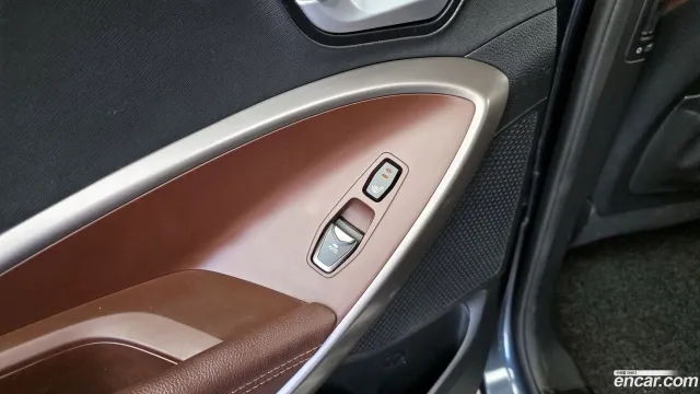 Hyundai Grand Santa Fe (Maxcruz)