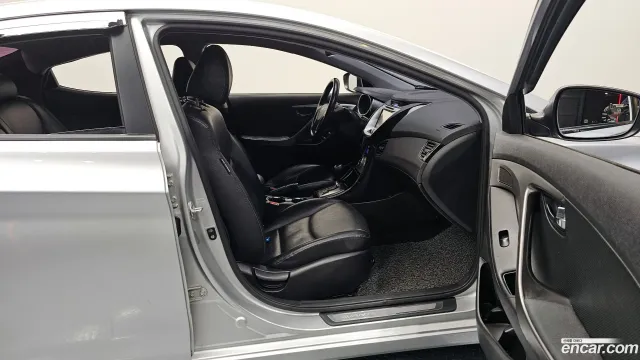 Hyundai Elantra (Avante)