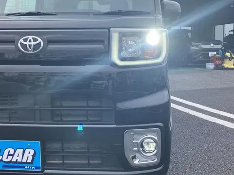 Toyota Pixis Mega