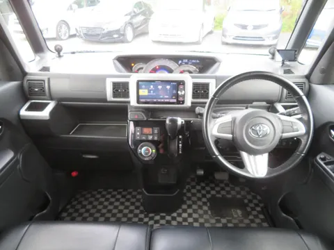 Toyota Pixis Mega