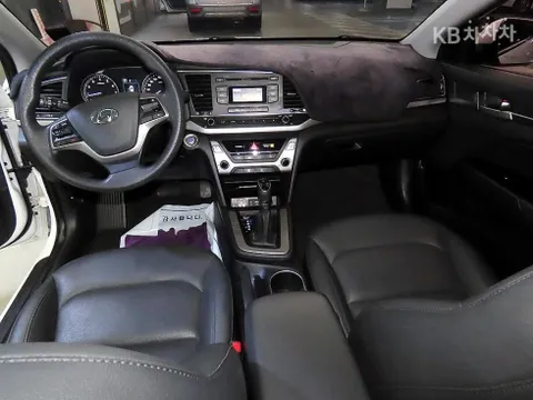 Hyundai Elantra (Avante)