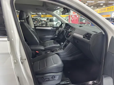 Volkswagen Tiguan L