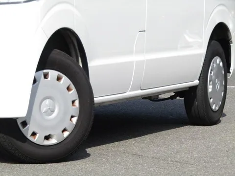 Mitsubishi Minicab Van