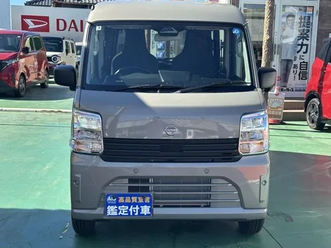 Nissan Clipper Van