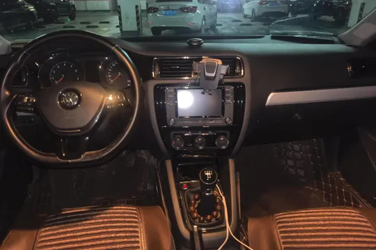 Volkswagen Sagitar