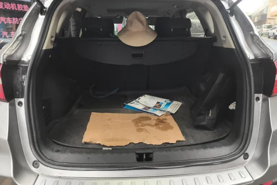 Dongfeng AX7