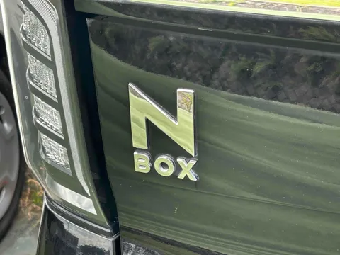Honda N-BOX Custom
