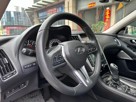 Infiniti Q50L