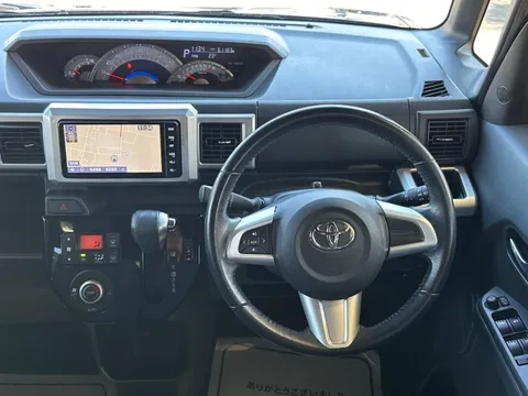 Toyota Pixis Mega