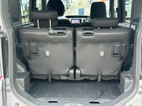 Toyota Pixis Mega