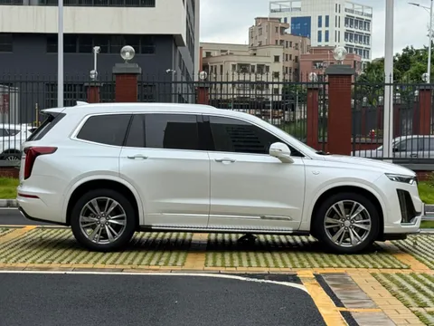 Cadillac XT6