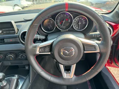 Mazda MX-5 (Roadster)