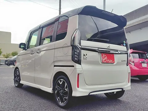Honda N-BOX Custom