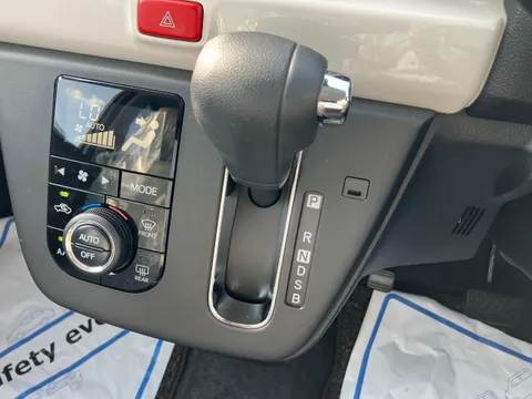 Daihatsu Mira Tocot