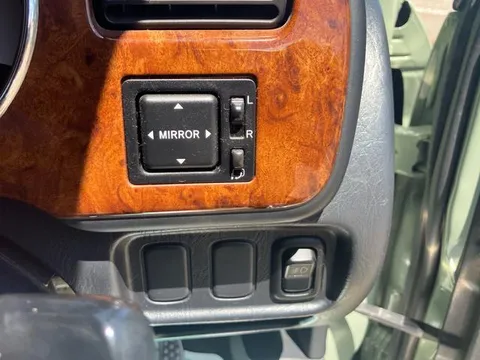 Daihatsu Mira Gino 1000