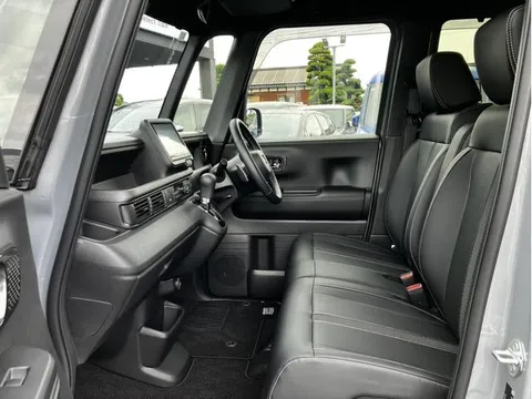 Honda N-BOX Custom