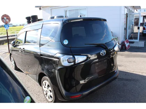 Toyota Sienta