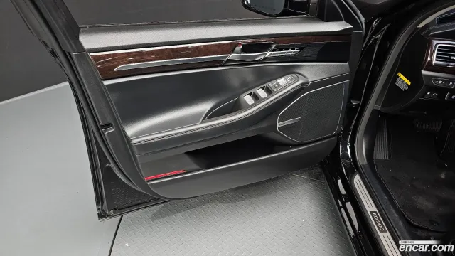 Genesis G90 (EQ900)