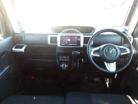 Toyota Pixis Mega