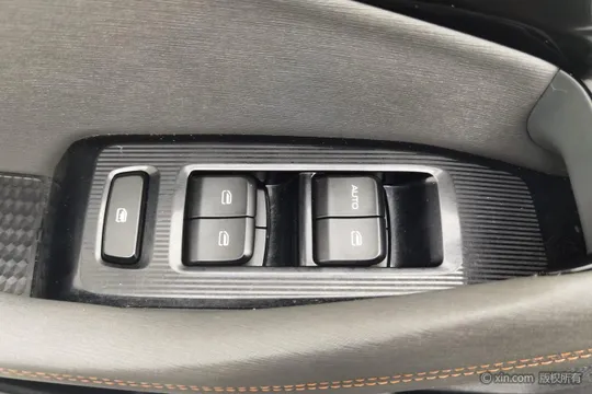 Baojun RS-3