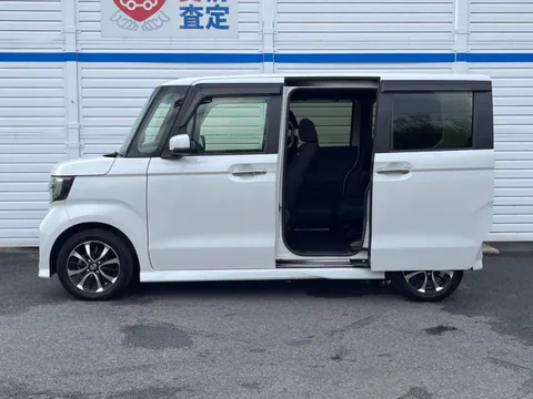 Honda N-BOX Custom