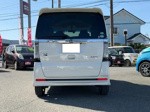Honda N-BOX Custom