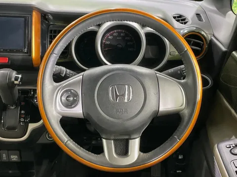 Honda N-BOX Slash