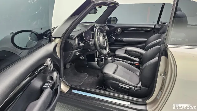 MINI Cooper Convertible