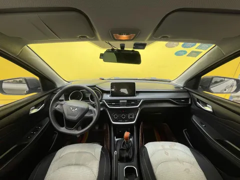 Wuling Hongguang S3